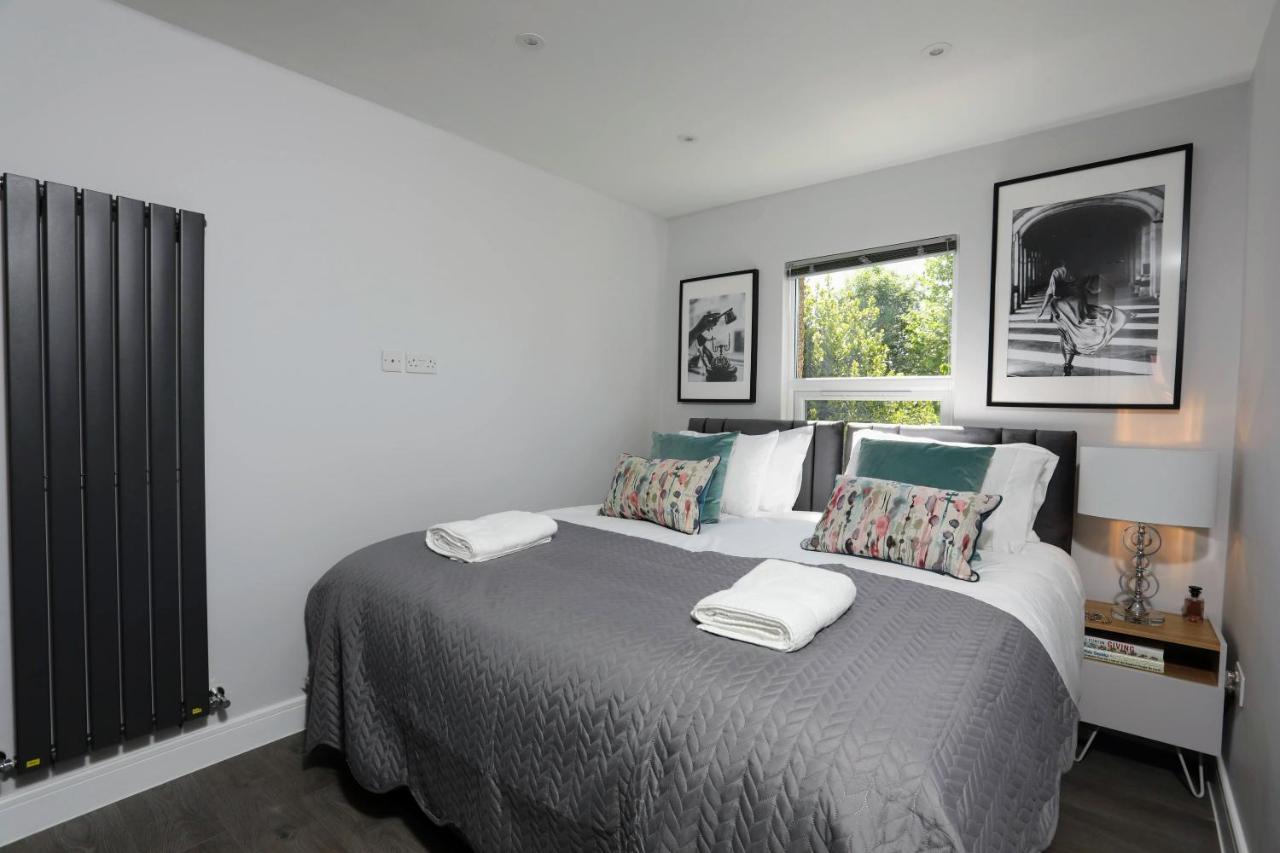 Aisiki Apartments At Stanhope Road, North Finchley, Airconditioned Multiple 2 Or 3-Bedroom, Pet-Friendly Duplex Flats, King Or Twin Beds, Airconditioned & Free Wi-Fi Екстериор снимка