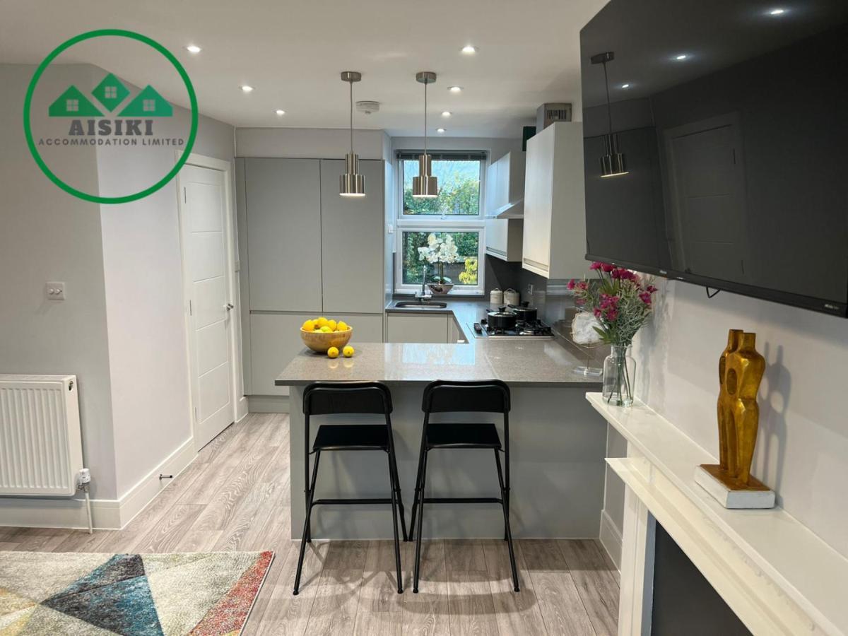 Aisiki Apartments At Stanhope Road, North Finchley, Airconditioned Multiple 2 Or 3-Bedroom, Pet-Friendly Duplex Flats, King Or Twin Beds, Airconditioned & Free Wi-Fi Екстериор снимка