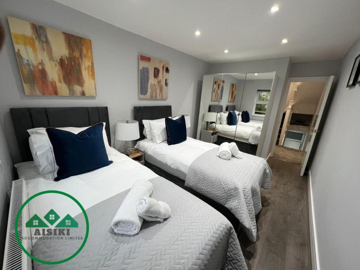 Aisiki Apartments At Stanhope Road, North Finchley, Airconditioned Multiple 2 Or 3-Bedroom, Pet-Friendly Duplex Flats, King Or Twin Beds, Airconditioned & Free Wi-Fi Екстериор снимка