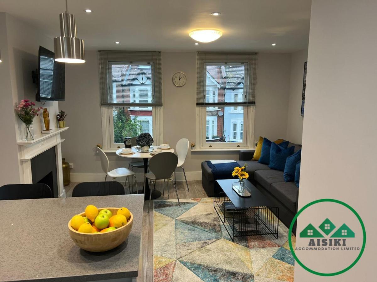 Aisiki Apartments At Stanhope Road, North Finchley, Airconditioned Multiple 2 Or 3-Bedroom, Pet-Friendly Duplex Flats, King Or Twin Beds, Airconditioned & Free Wi-Fi Екстериор снимка