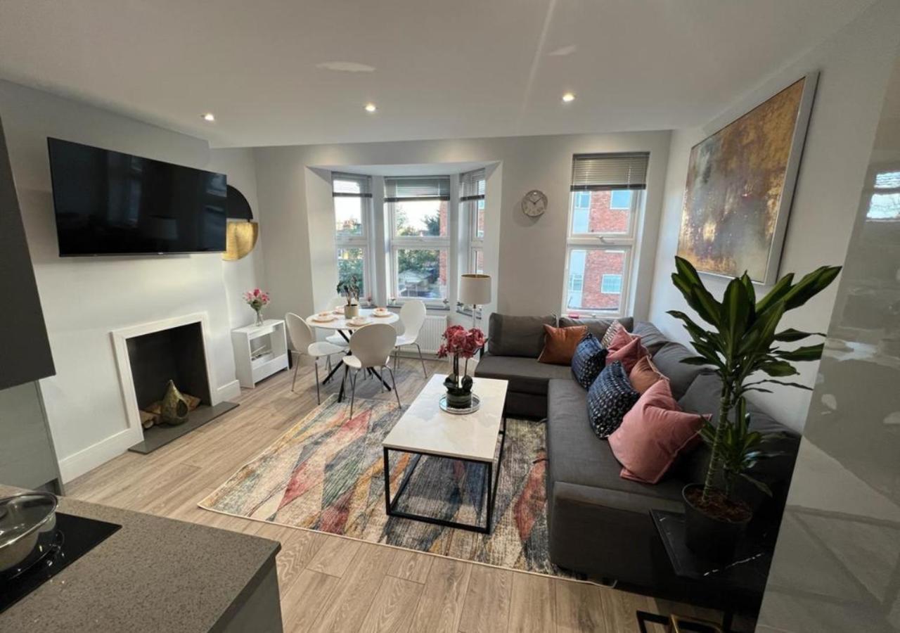 Aisiki Apartments At Stanhope Road, North Finchley, Airconditioned Multiple 2 Or 3-Bedroom, Pet-Friendly Duplex Flats, King Or Twin Beds, Airconditioned & Free Wi-Fi Екстериор снимка