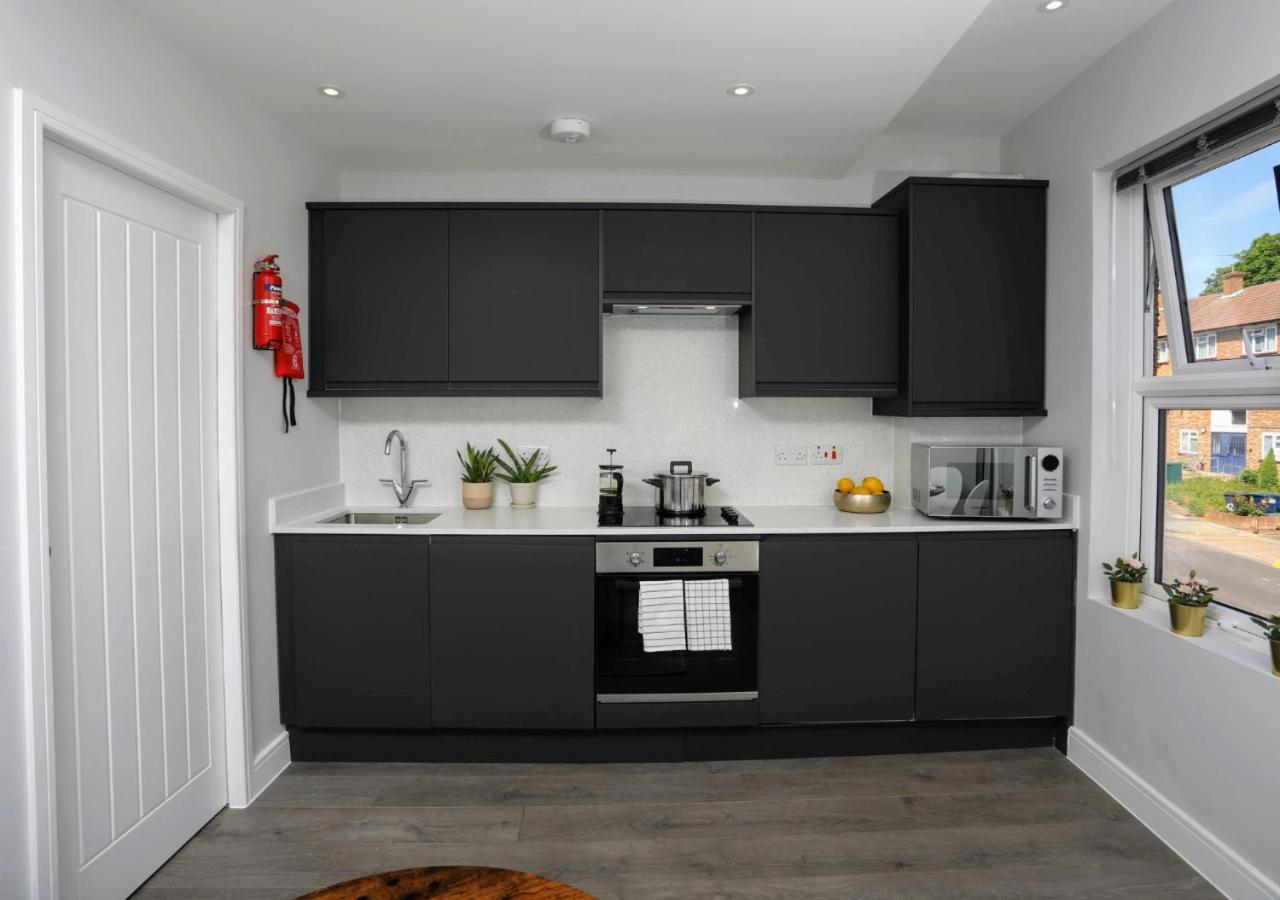 Aisiki Apartments At Stanhope Road, North Finchley, Airconditioned Multiple 2 Or 3-Bedroom, Pet-Friendly Duplex Flats, King Or Twin Beds, Airconditioned & Free Wi-Fi Екстериор снимка