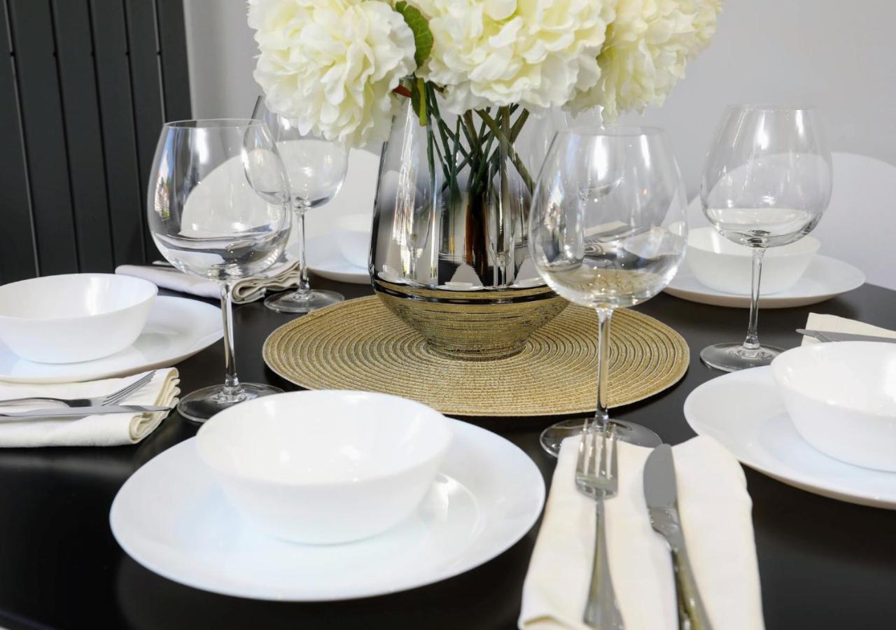 Aisiki Apartments At Stanhope Road, North Finchley, Airconditioned Multiple 2 Or 3-Bedroom, Pet-Friendly Duplex Flats, King Or Twin Beds, Airconditioned & Free Wi-Fi Екстериор снимка