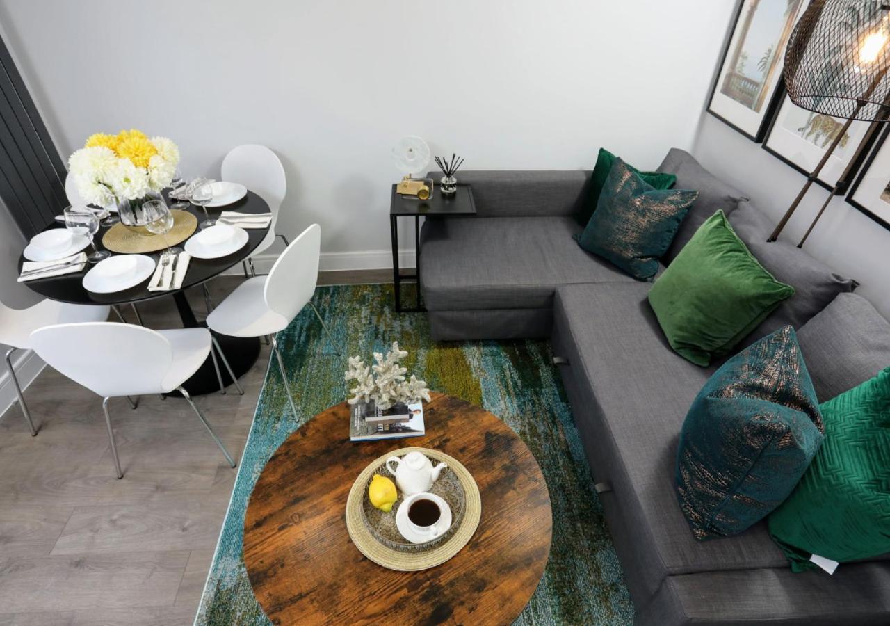 Aisiki Apartments At Stanhope Road, North Finchley, Airconditioned Multiple 2 Or 3-Bedroom, Pet-Friendly Duplex Flats, King Or Twin Beds, Airconditioned & Free Wi-Fi Екстериор снимка