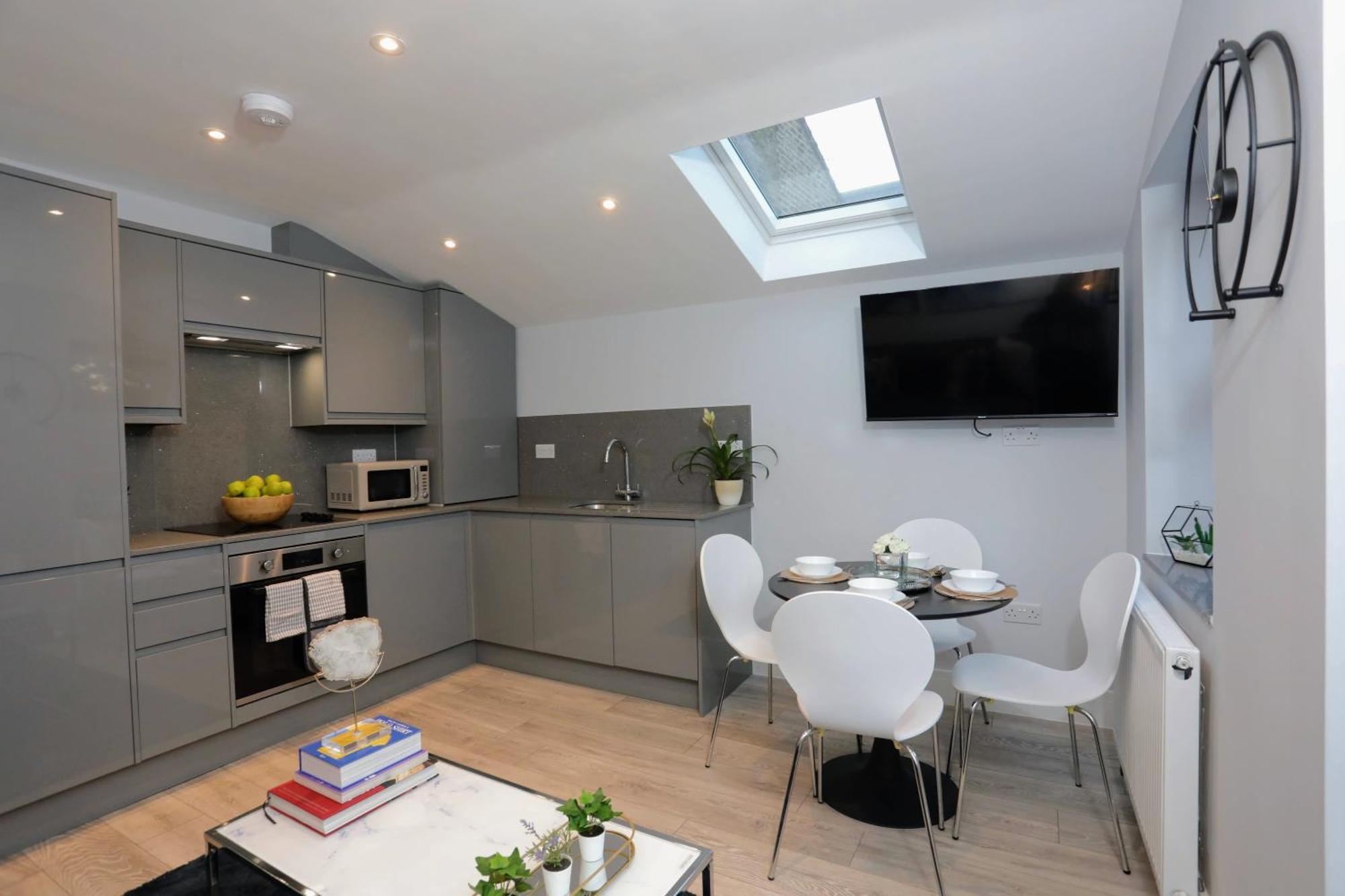 Aisiki Apartments At Stanhope Road, North Finchley, Airconditioned Multiple 2 Or 3-Bedroom, Pet-Friendly Duplex Flats, King Or Twin Beds, Airconditioned & Free Wi-Fi Екстериор снимка
