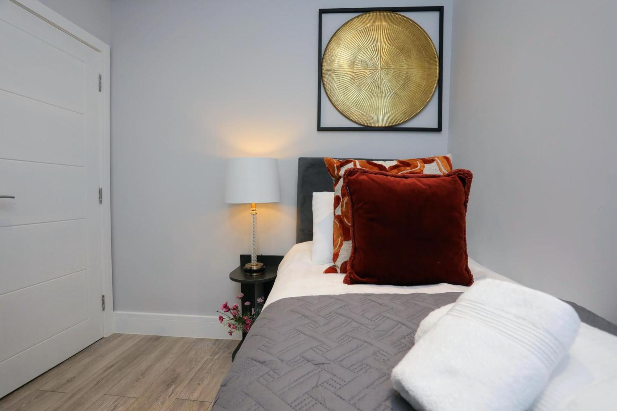 Aisiki Apartments At Stanhope Road, North Finchley, Airconditioned Multiple 2 Or 3-Bedroom, Pet-Friendly Duplex Flats, King Or Twin Beds, Airconditioned & Free Wi-Fi Екстериор снимка