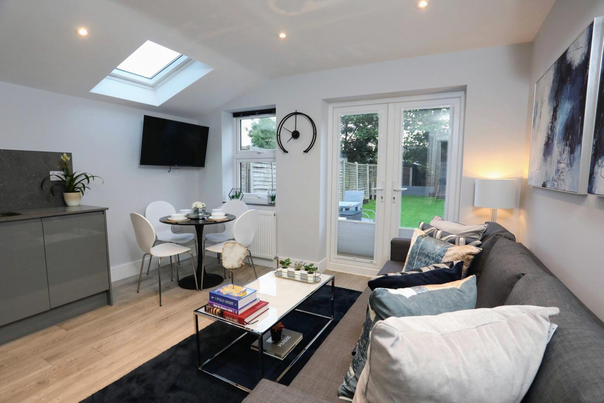 Aisiki Apartments At Stanhope Road, North Finchley, Airconditioned Multiple 2 Or 3-Bedroom, Pet-Friendly Duplex Flats, King Or Twin Beds, Airconditioned & Free Wi-Fi Екстериор снимка