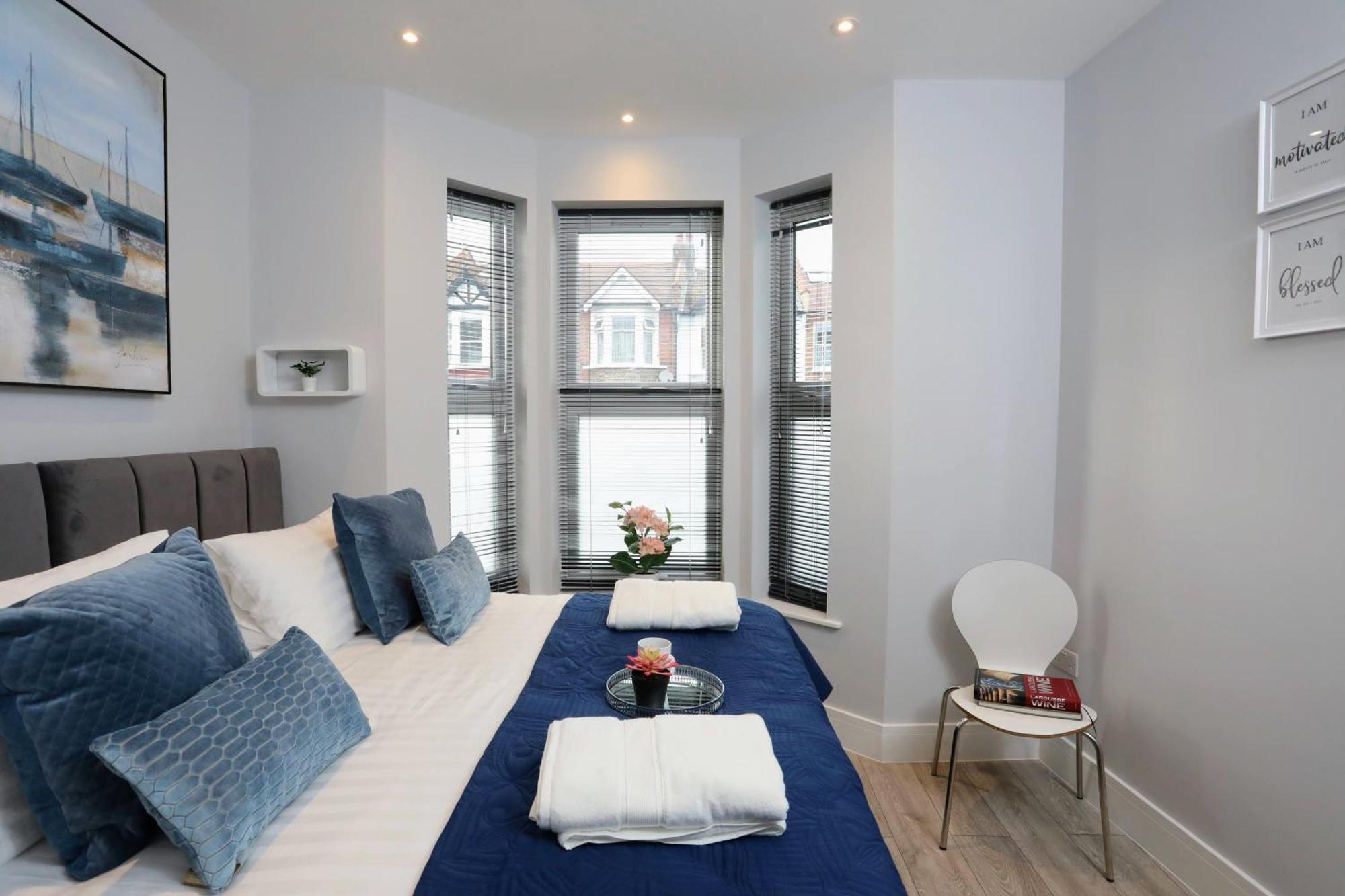 Aisiki Apartments At Stanhope Road, North Finchley, Airconditioned Multiple 2 Or 3-Bedroom, Pet-Friendly Duplex Flats, King Or Twin Beds, Airconditioned & Free Wi-Fi Екстериор снимка