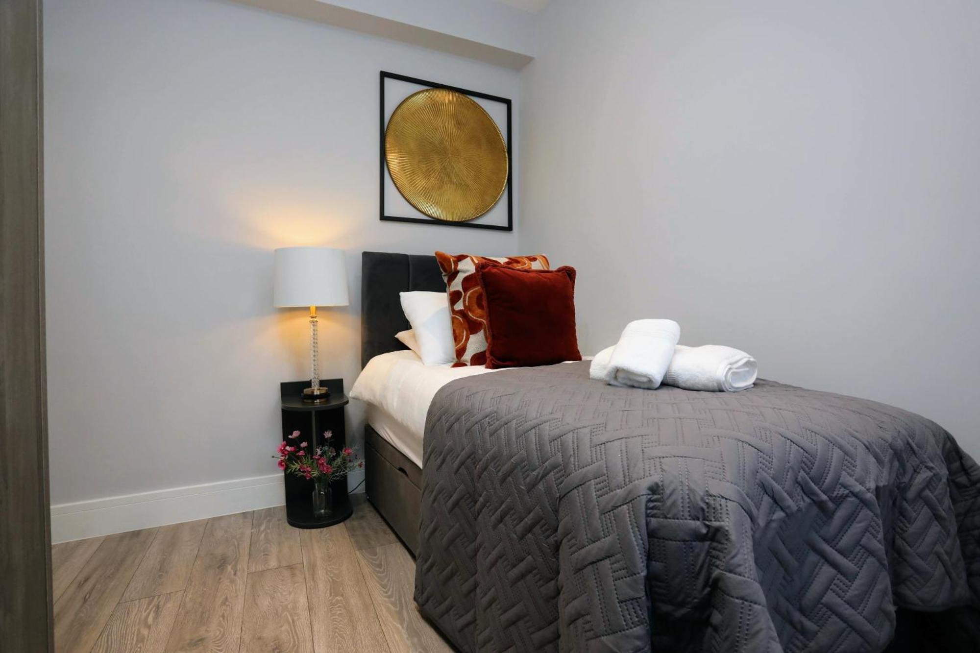 Aisiki Apartments At Stanhope Road, North Finchley, Airconditioned Multiple 2 Or 3-Bedroom, Pet-Friendly Duplex Flats, King Or Twin Beds, Airconditioned & Free Wi-Fi Екстериор снимка