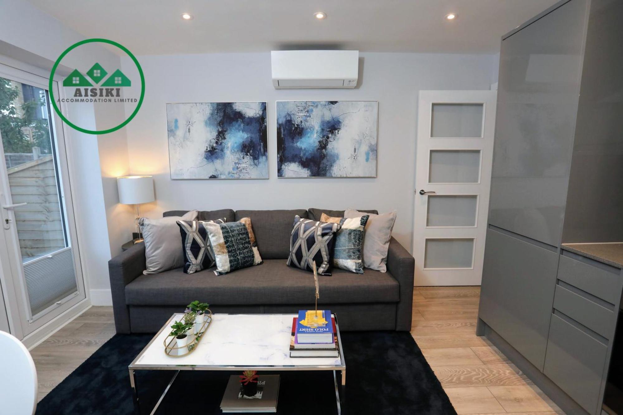 Aisiki Apartments At Stanhope Road, North Finchley, Airconditioned Multiple 2 Or 3-Bedroom, Pet-Friendly Duplex Flats, King Or Twin Beds, Airconditioned & Free Wi-Fi Екстериор снимка
