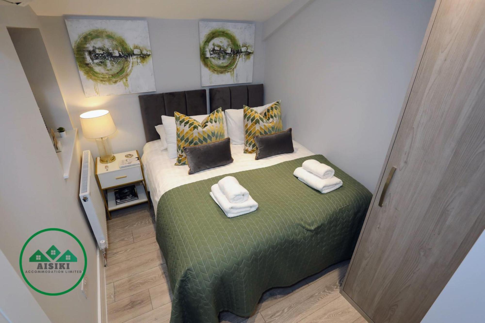 Aisiki Apartments At Stanhope Road, North Finchley, Airconditioned Multiple 2 Or 3-Bedroom, Pet-Friendly Duplex Flats, King Or Twin Beds, Airconditioned & Free Wi-Fi Екстериор снимка