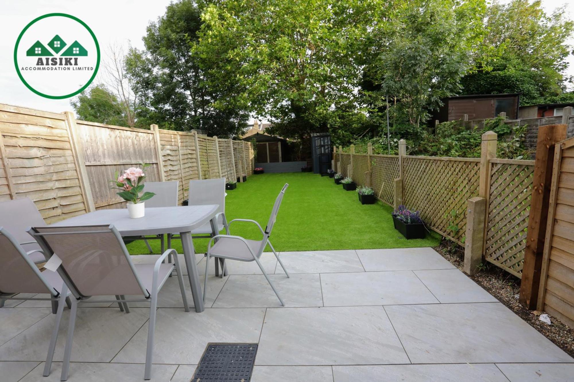 Aisiki Apartments At Stanhope Road, North Finchley, Airconditioned Multiple 2 Or 3-Bedroom, Pet-Friendly Duplex Flats, King Or Twin Beds, Airconditioned & Free Wi-Fi Екстериор снимка