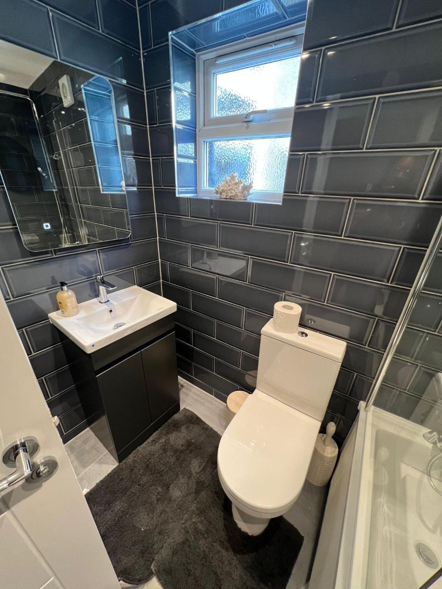 Aisiki Apartments At Stanhope Road, North Finchley, Airconditioned Multiple 2 Or 3-Bedroom, Pet-Friendly Duplex Flats, King Or Twin Beds, Airconditioned & Free Wi-Fi Екстериор снимка